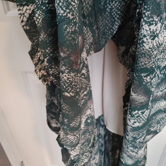 Ava & Viv Long Green & White Flowy Pleated Dress! Size 1x - Picture 10 of 12